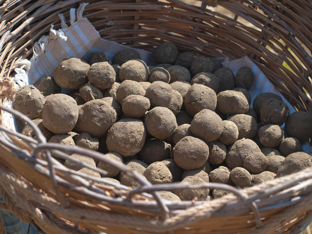 scauzi-pantelleria-palline-argilla