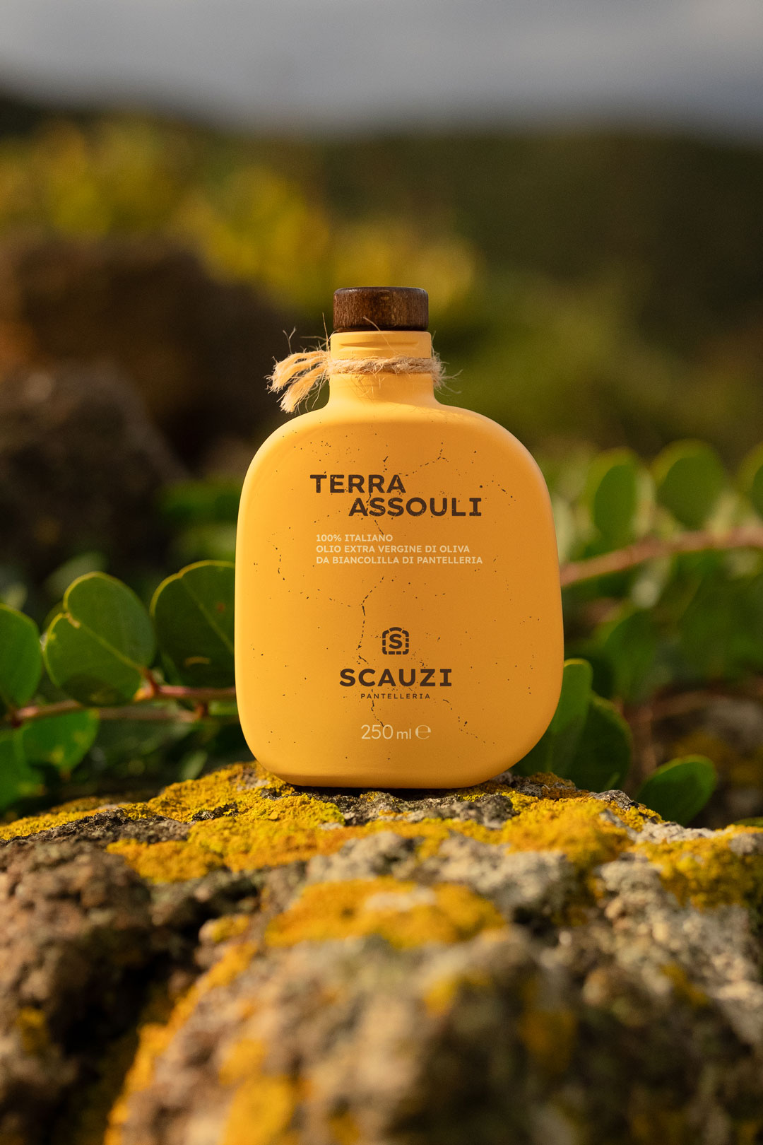 scauzi-terra-assouli-bottiglia